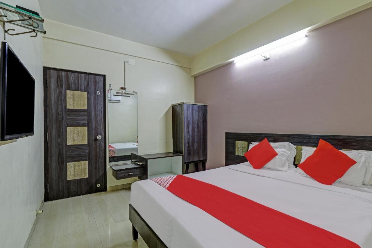 Oyo 82461 Hotel Darshan Banquet And Rooms Súrat Exteriér fotografie